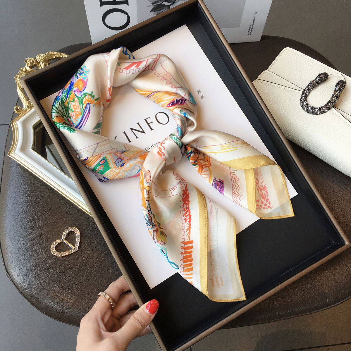 幻彩骏马100%桑蚕丝真丝丝巾