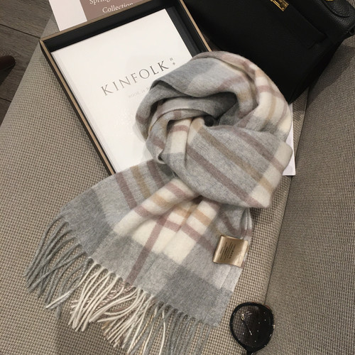 小溜家 9月30日新品上架  经典格纹WOOL100%澳洲羊毛围巾披肩两用