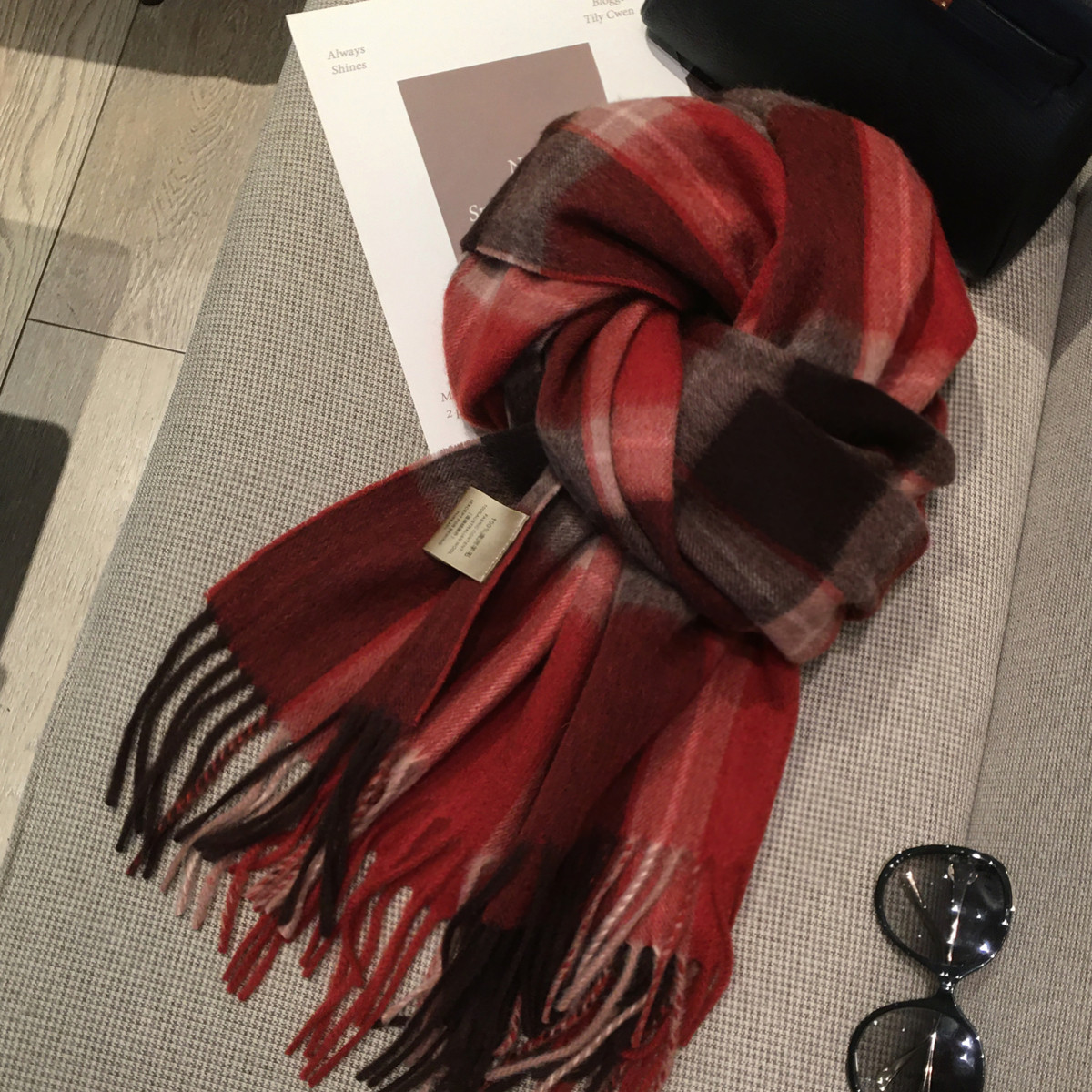 2025冬季新款经典格纹WOOL100%澳洲羊毛围巾超大加厚披肩两用围脖,服饰配件/皮带/帽子/围巾,围巾/丝巾/披肩,淘宝优惠券,粉丝福利购,淘宝优惠卷