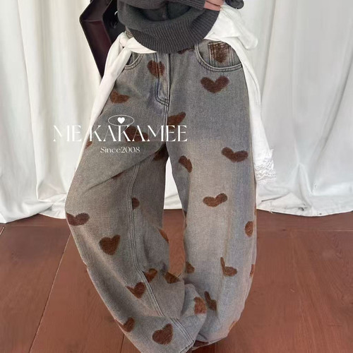 ME KAKAMEE-冬新品立体丝绒毛感爱心小弯刀牛仔裤C0987