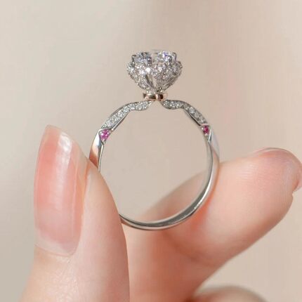 进口D色莫桑石钻戒梦中婚礼女戒指婚戒S925银镀铂金情侣求婚礼物