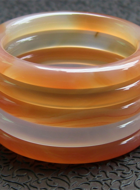 天然巴西玛瑙手镯8mm玉髓