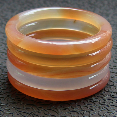 天然巴西玛瑙手镯8mm玉髓