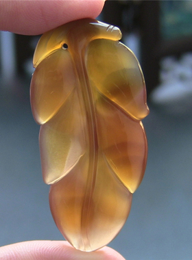 巴西玛瑙无优化飘绿事业有成吊坠