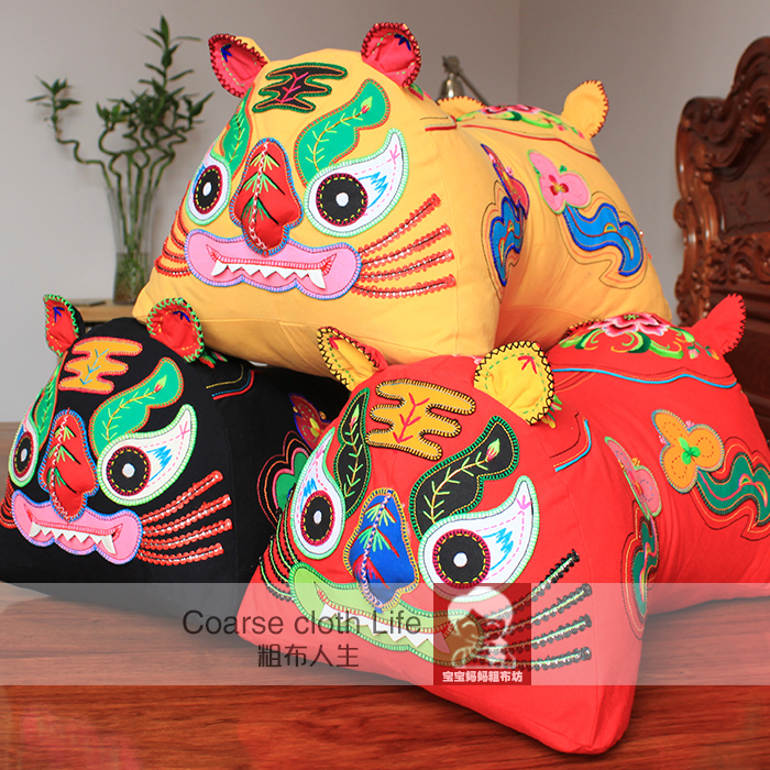 大 如意牡丹枕手工刺绣老虎大枕头珍珠棉填充山东特色手工艺品