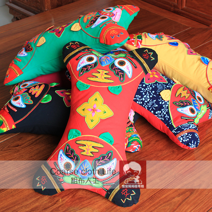 大号 手工刺绣扁形老虎长枕头 珍珠棉填充 山东特色手工艺品