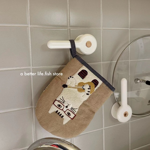 白色粘钩厨房浴室锅盖挂钩毛巾厨房纸浴花收纳锅盖架 store Fish