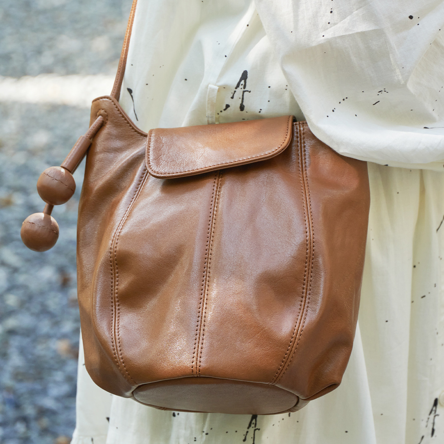 藤也家小众设计新款女士水桶包复古质感百搭通勤时尚单肩包南瓜包,箱包皮具/热销女包/男包,通用款女包,淘宝优惠券,粉丝福利购,淘宝优惠卷