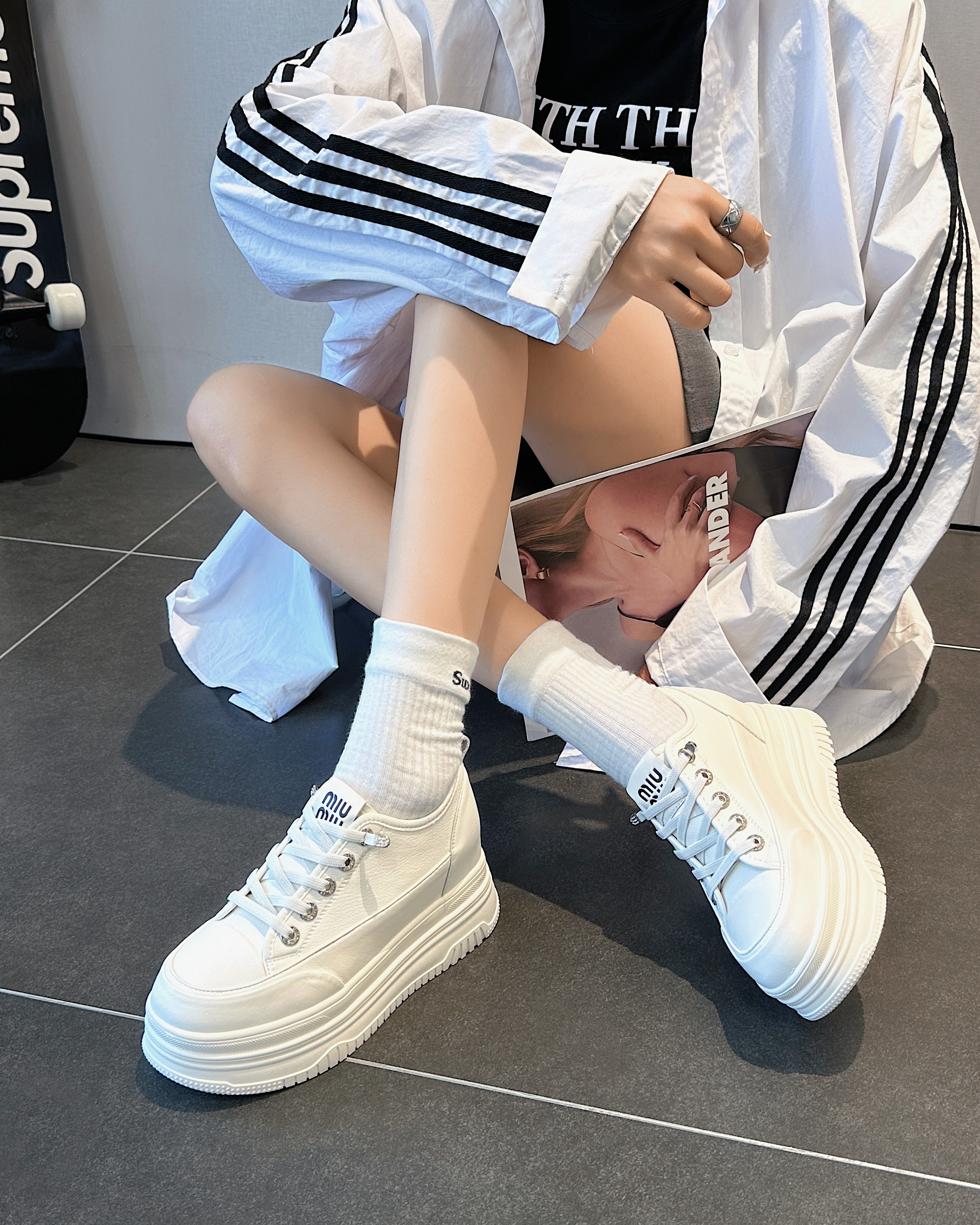 厚底板鞋韩版百搭女鞋2025春季增高真皮圆头小白鞋松糕底休闲单鞋