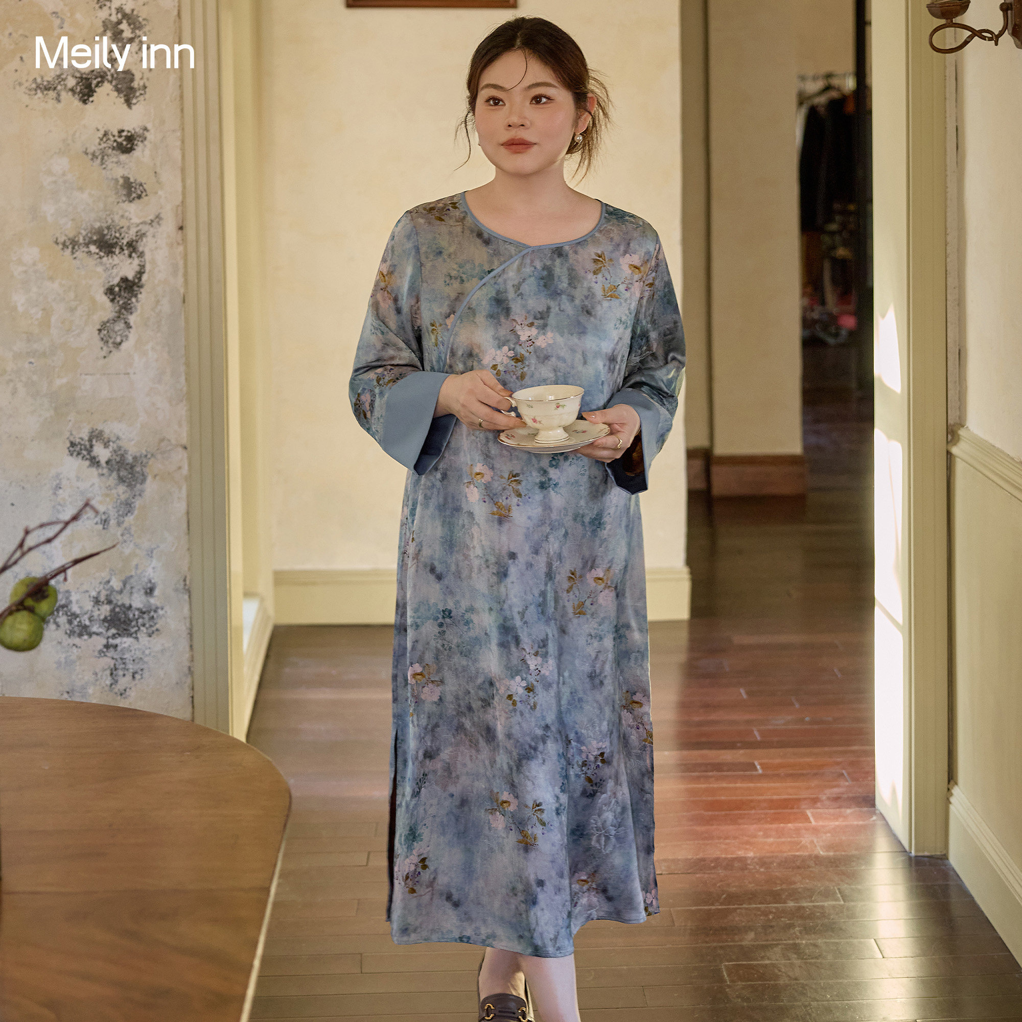 美丽客栈大码女装2025秋季新款新中式旗袍裙圆领开叉连衣裙胖mm