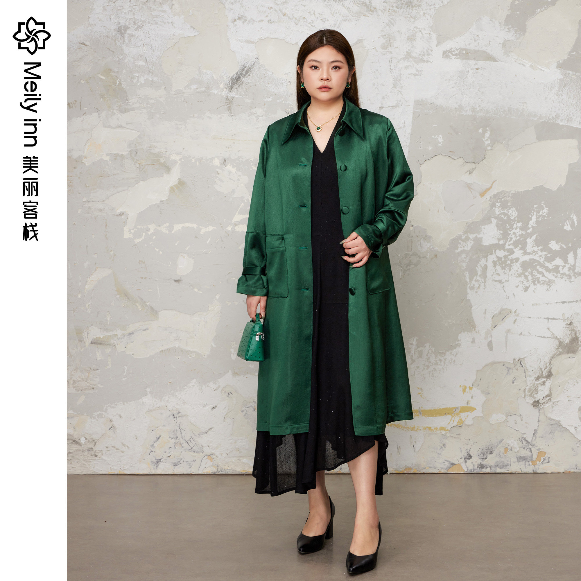美丽客栈原创高端大码女装胖mm200斤加肥加大醋酸气质缎面长风衣