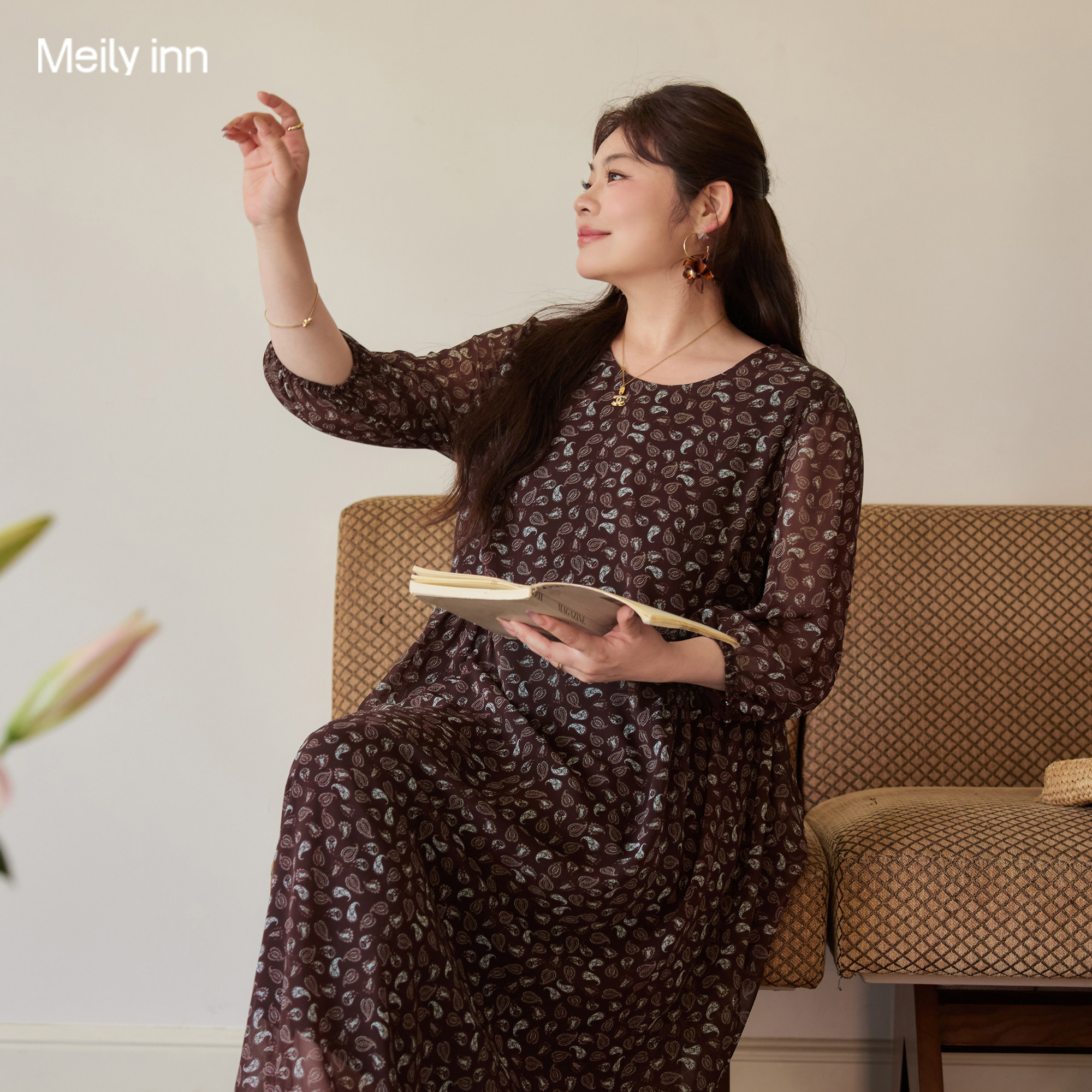 美丽客栈高端大码女装胖mm200斤加肥加大碎花薄纱气质显瘦连衣裙