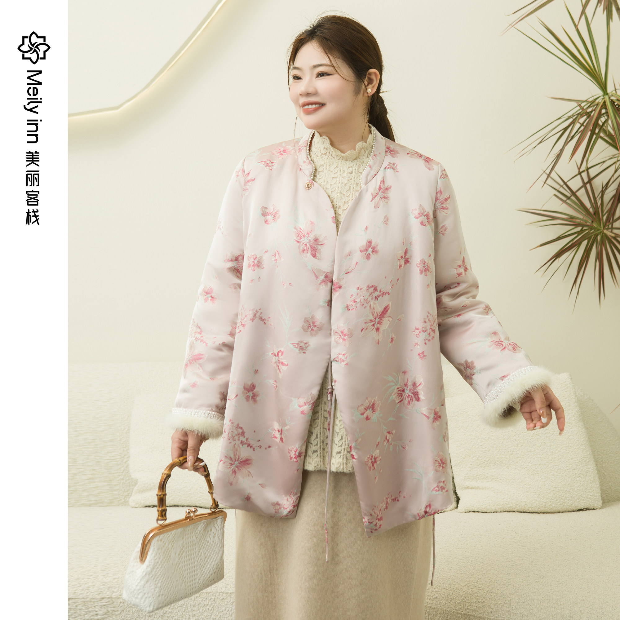 长款桃花美丽客栈冬季新款轻薄保暖版胖妹妹大码大码轻薄棉服外套