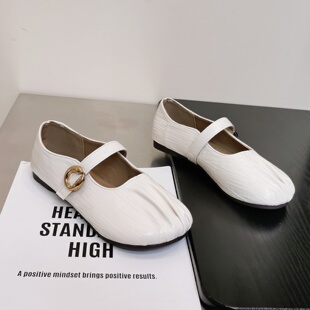 平底一字扣浅口百搭玛丽珍鞋 复古高级感褶皱单鞋 女2026年春夏爆款
