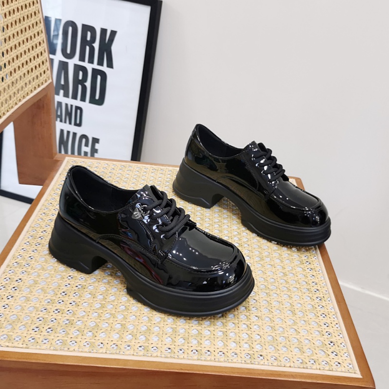 无厚底粗跟女单鞋学院风漆皮系带