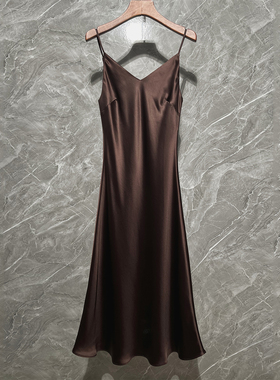 醋酸缎面夏季新款吊带连衣裙法式气质性感女神范高级感气质长裙女