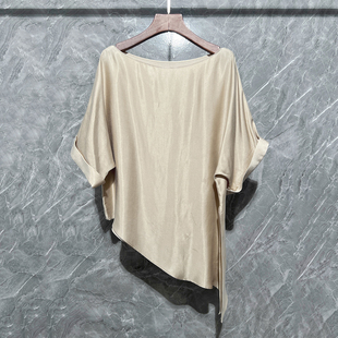新款砂洗铜氨丝一字领斜肩上衣修身设计 凸显肩颈不规则下摆罩衫