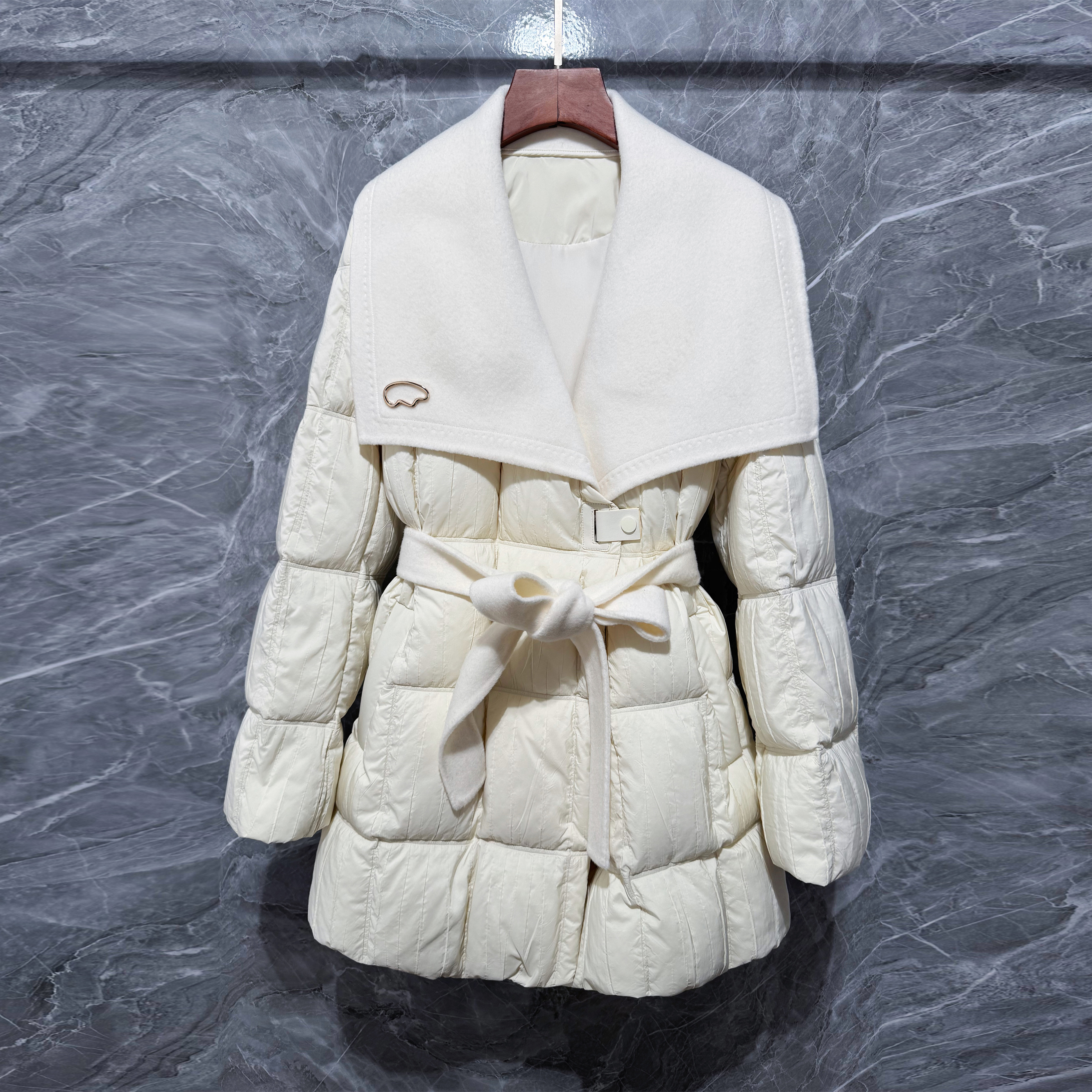 轻奢毛呢大翻领系带收腰羽绒服女