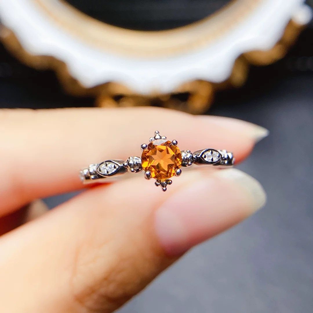 黄水晶戒指，925银精工镶嵌520礼物情人节礼物土礼物圣诞节简单大