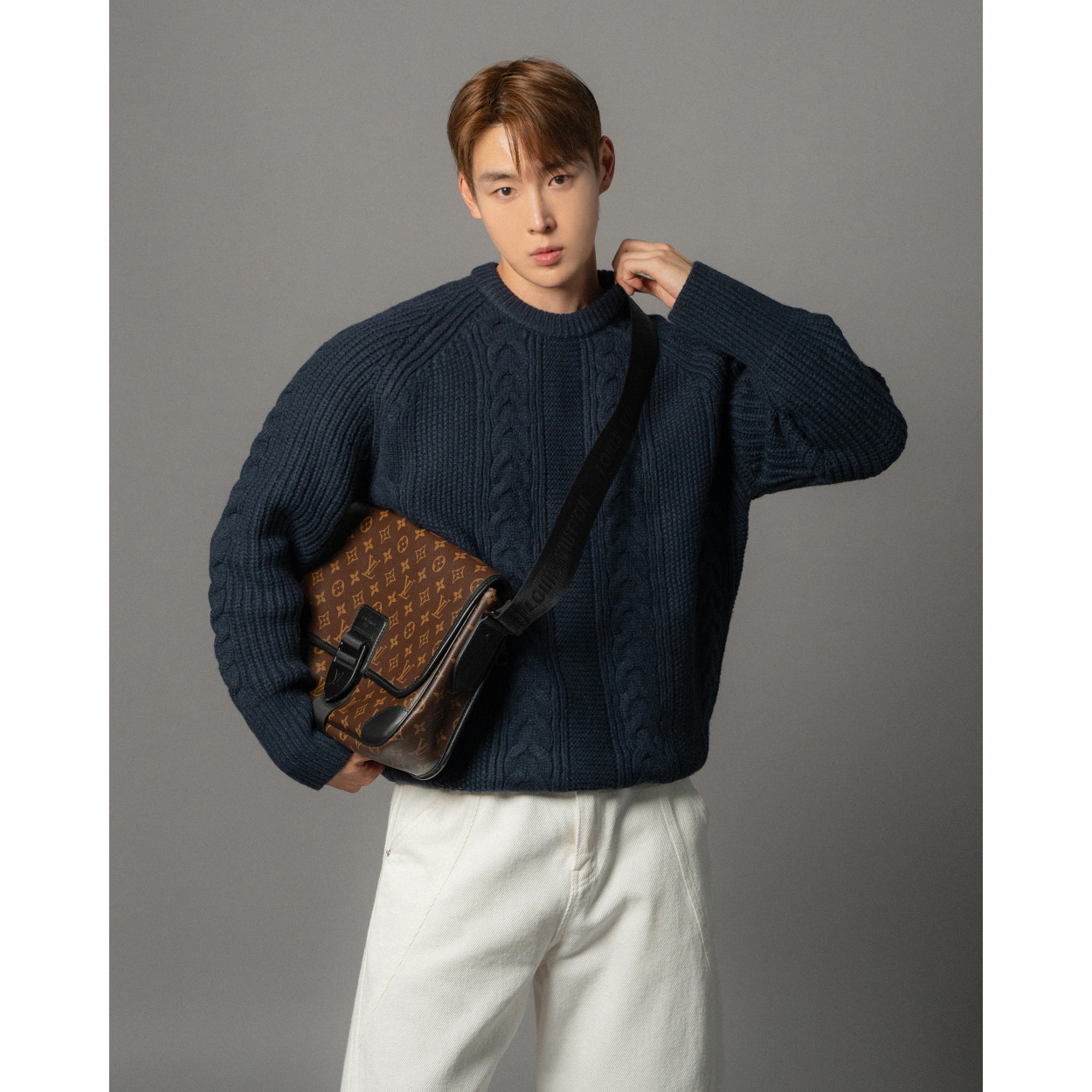 韩国东大门代购秋冬时尚重工高品粗棒针麻花纹针织衫男套头毛衣