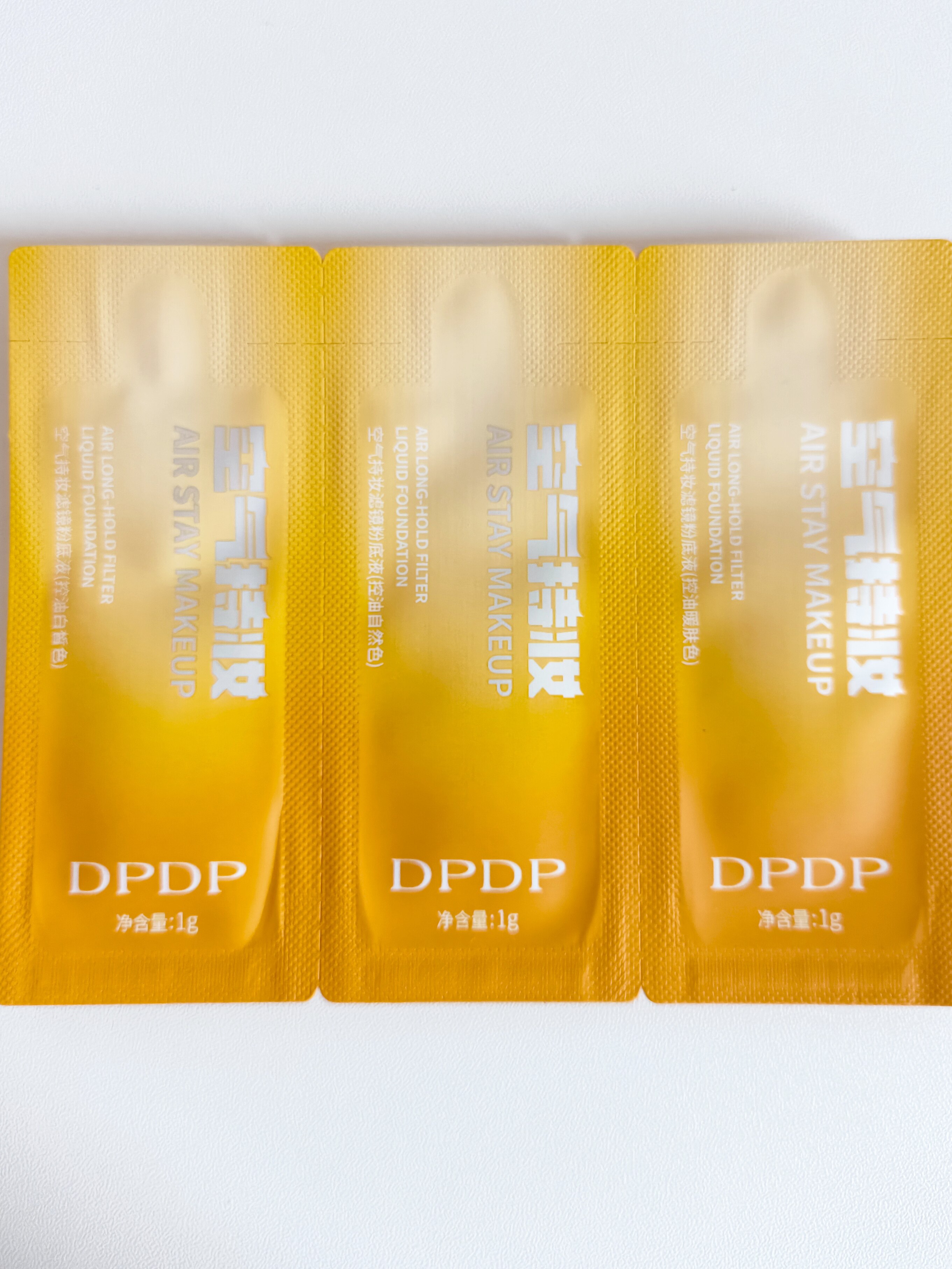 满88包邮 DPDP空气持妆滤镜粉底液控油款试色卡图片