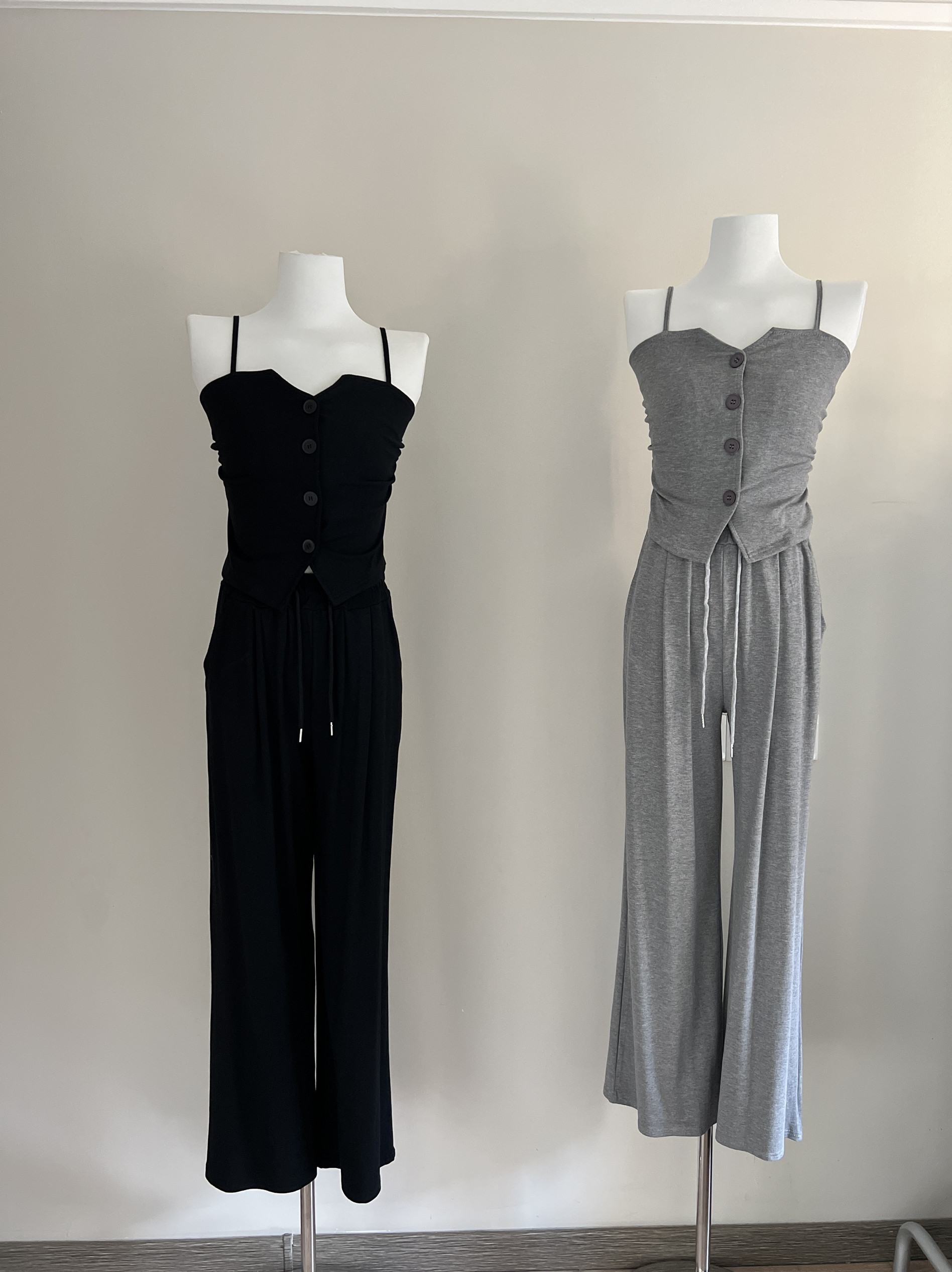 夏季新款辣妹时尚套装女短款修身单排扣吊带背心抽绳阔腿裤两件套