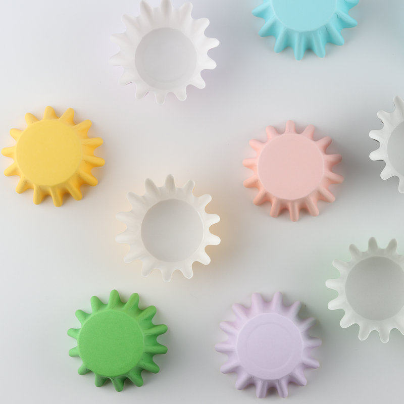 一次性雪媚娘纸托硬底菊花星纹布丁杯耐高温防油纸杯耐高温马芬杯