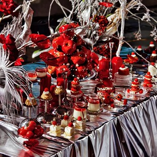 创意红色苹果塔婚礼订婚宴活动氛围装饰高颜值轻奢银色餐盘摆件