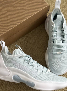 李宁驭帅ULTRALOW 碳核芯科技落地回稳定支撑防滑耐磨低帮篮球鞋