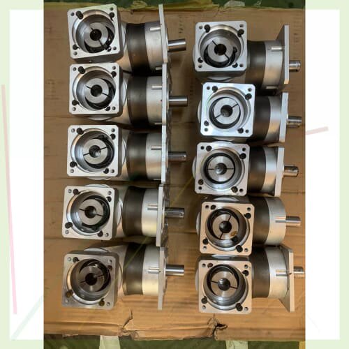 议价80直角行星减速机配750w，WPL80-10，速比10