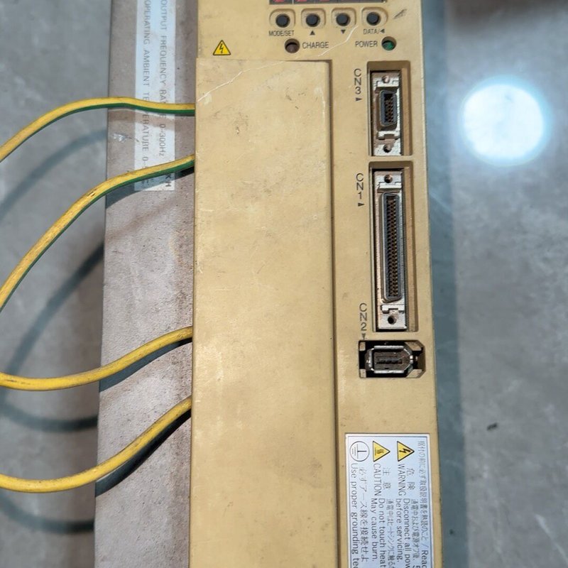 议价安川驱动器SGDM-30ADA，拆机货，实物照片，外壳破损，图片