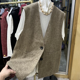 摩登高级感，好衣品会发光！老钱风极简风V领西装外穿马甲女 气质