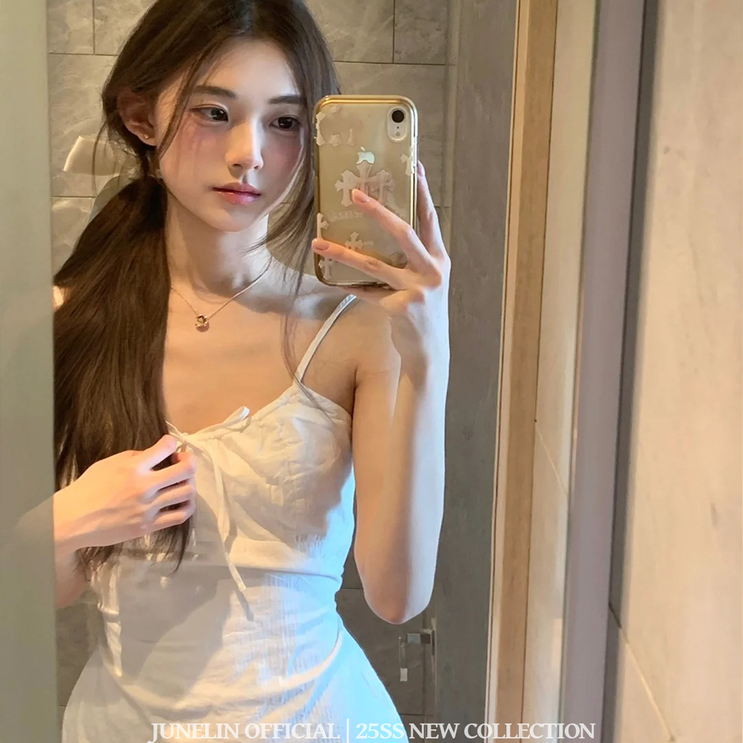 六月林 韩国博主同款白色系带蝴蝶结吊带连衣裙女夏显瘦A字短裙