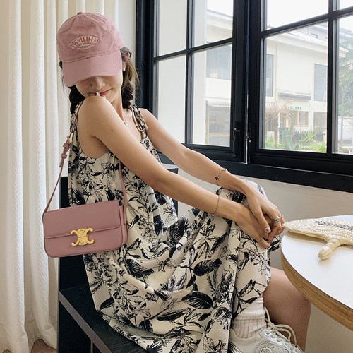 现货 !【2024 夏新】水墨印花吊带款连衣裙 2C037 363 P95 K148