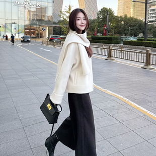 曹大曼 极简轻奢米白色围巾短款羊毛呢大衣外套山羊绒双面呢上衣