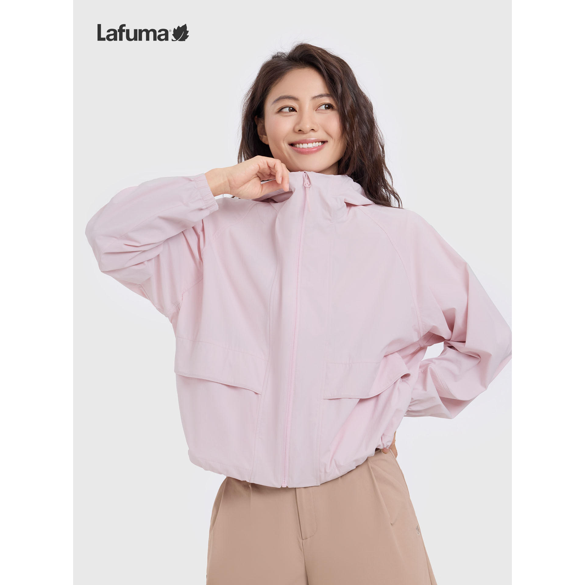 乐飞叶女户外防泼水防晒连帽夹克