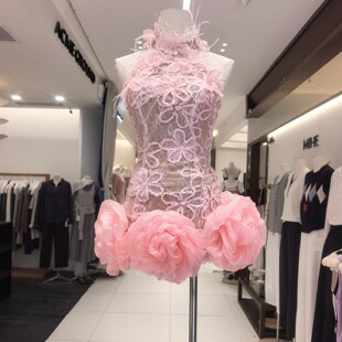 越南小众亮片挂脖连衣裙女性感蛋糕裙显瘦晚礼服宴会party小包裙