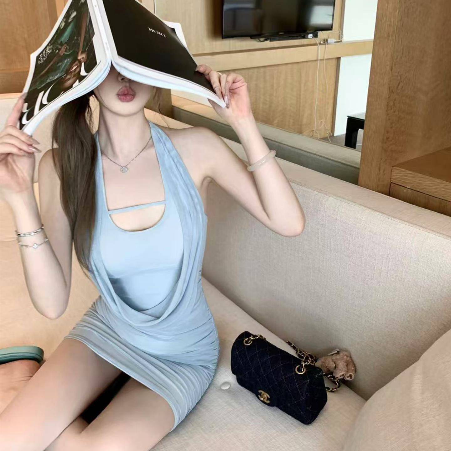 盘盘【恋爱冲突】垂折领褶皱挂颈吊带洋装女夏季修身包臀短裙子