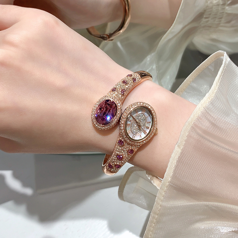 时尚潮流水钻手镯式女士手表
