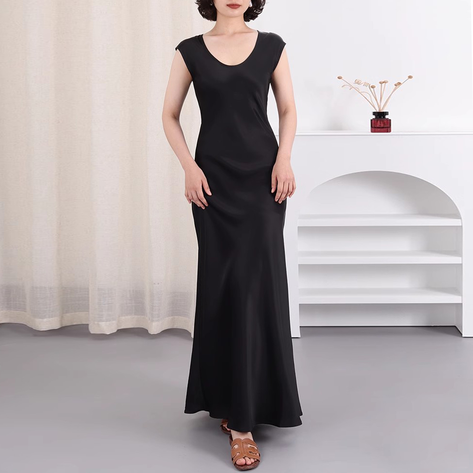 重磅双面缎面醋酸U领遮肩片式斜裁修身长款连衣裙