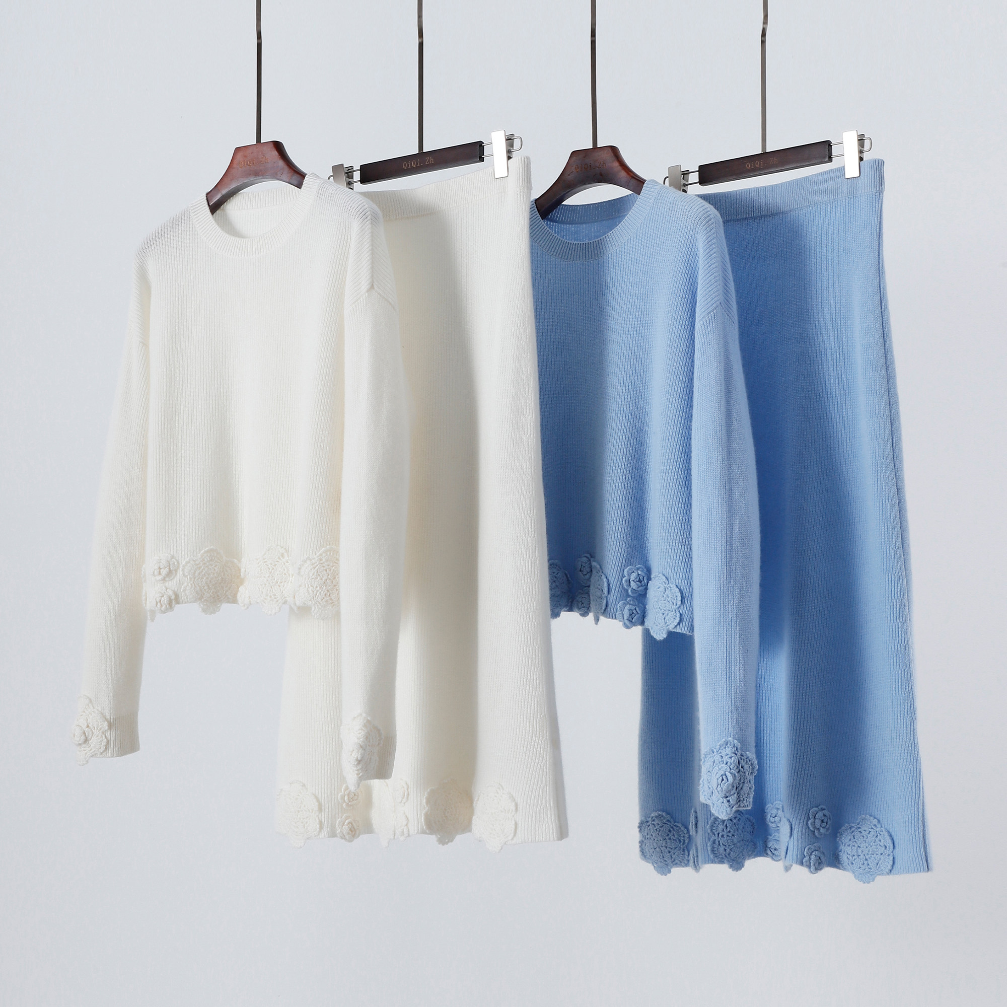 山羊绒圆领上衣松紧腰半身裙