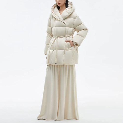 收腰显瘦鹅绒羽绒服女连帽