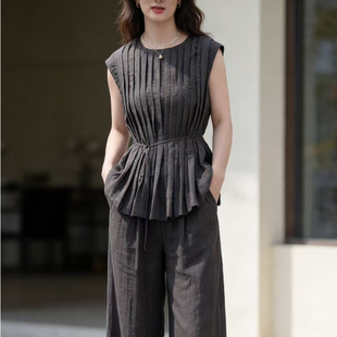 1856 夏款时尚气质洋气减龄褶皱无袖上衣阔腿两件套套裤