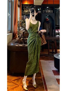 深圳南油名媛高端精致女神范高级感小众设计绿色吊带连衣裙子夏季