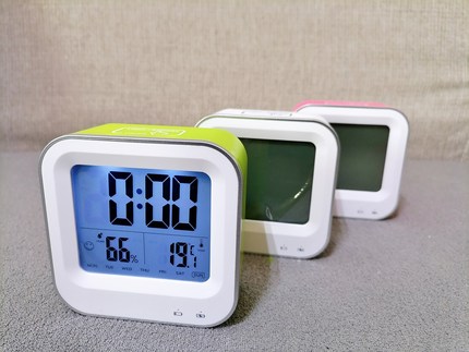 外贸出口可充电时钟聪明钟夜光温度计湿度功能学生闹钟礼物