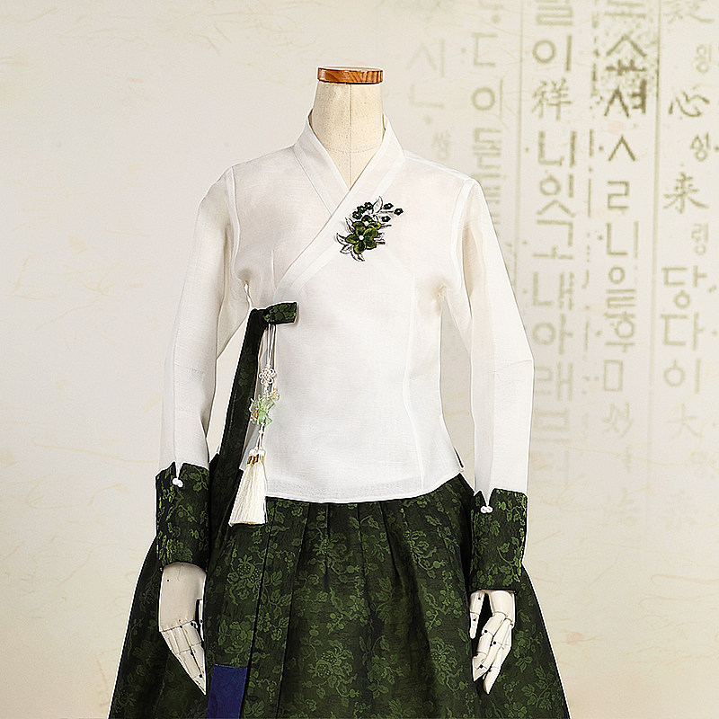朝鲜族平时穿的生活韩服改良韩服辛玉娟上衣和裙子S24096 - 实物图