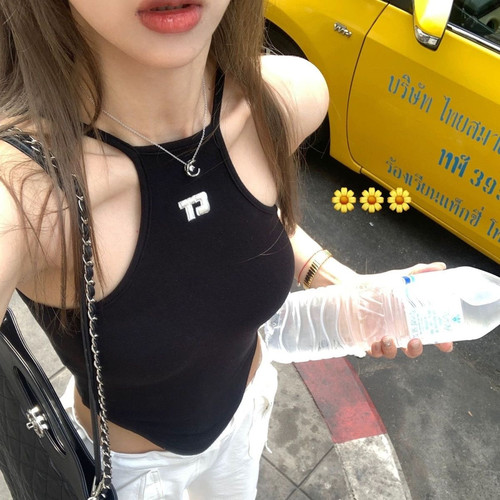 美式辣妹黑色挂脖吊带背心女夏季新款修身显瘦露脐短款无袖上衣潮
