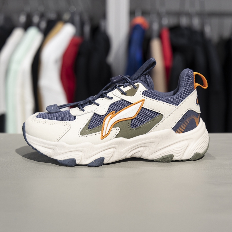 李宁四季通用减震回弹休闲鞋