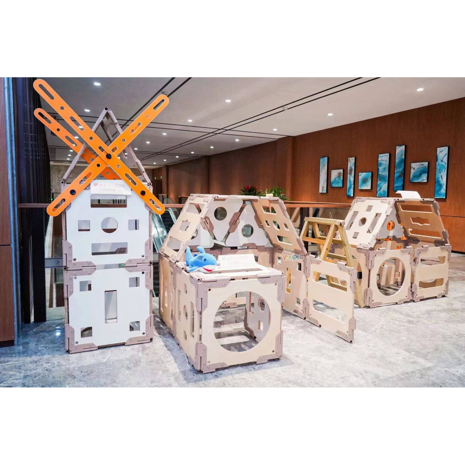 U+综合区动态区橙色海洋标准版幼儿园儿童科探区戏水区画架涂鸦桌