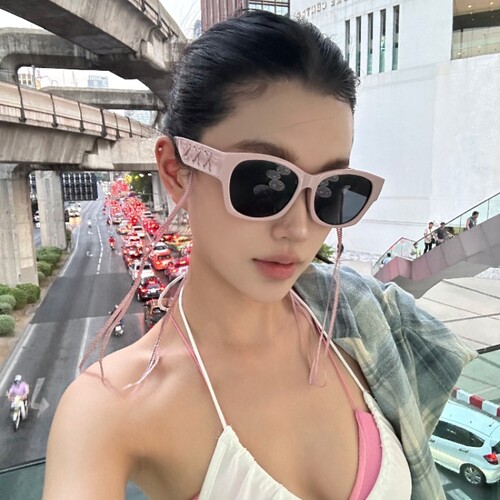 韩版粉色挂脖方形太阳眼镜高级感